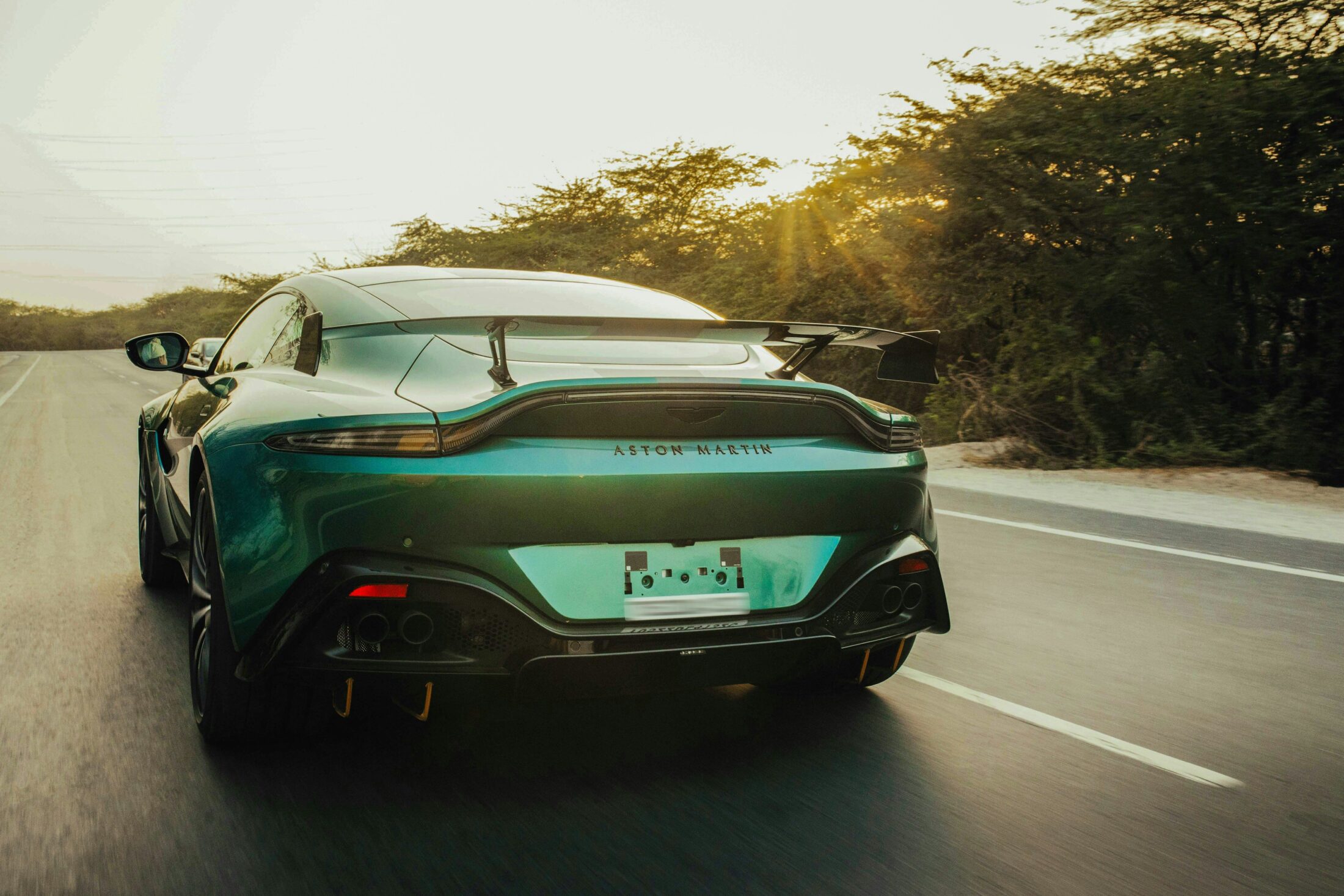 Aston Martin Vantage F1 Edition verte, vue arrière