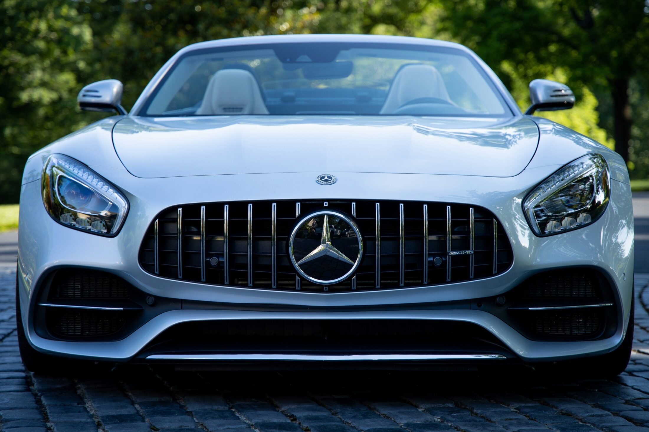Mercedes-AMG GT C Roadster argent, vue de face