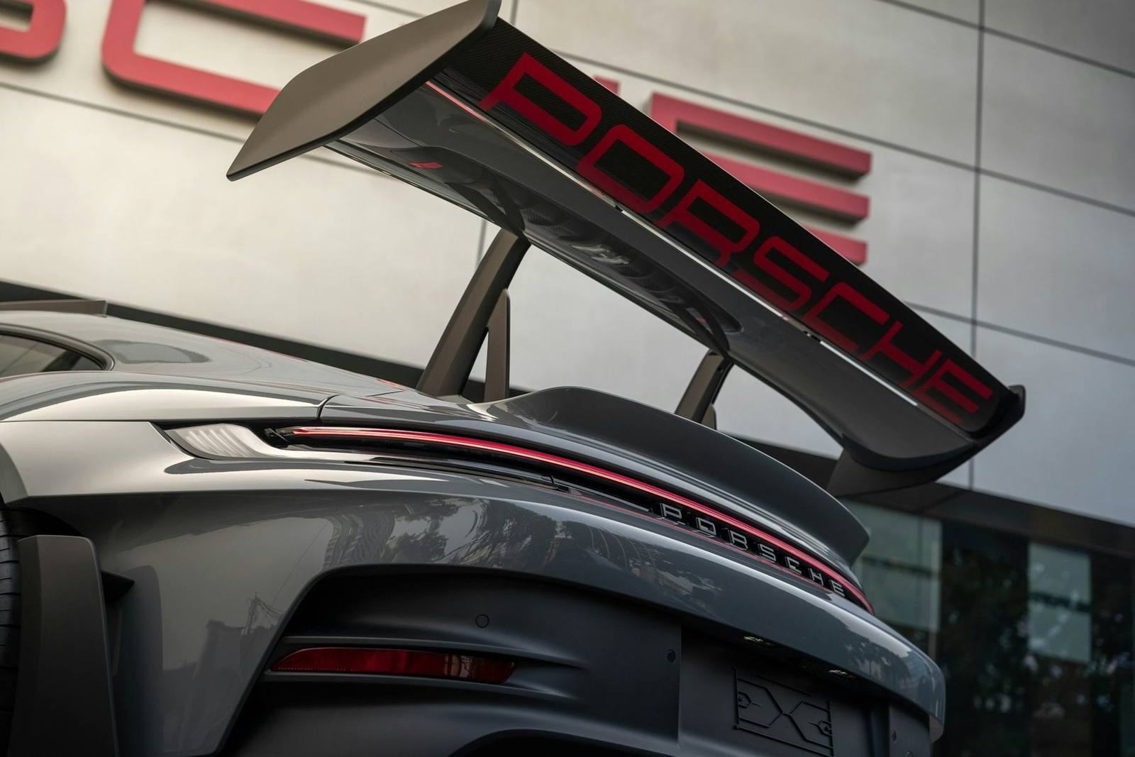Porsche 911 GT3 RS, aileron arrière