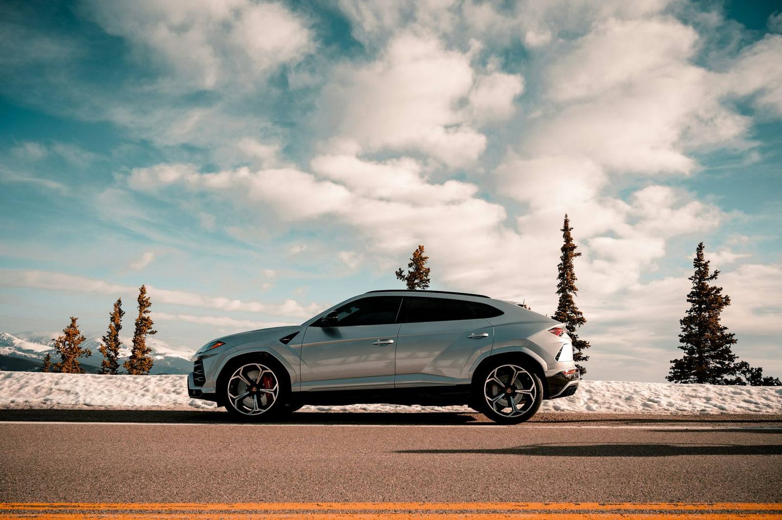 Lamborghini Urus S, vue de profil