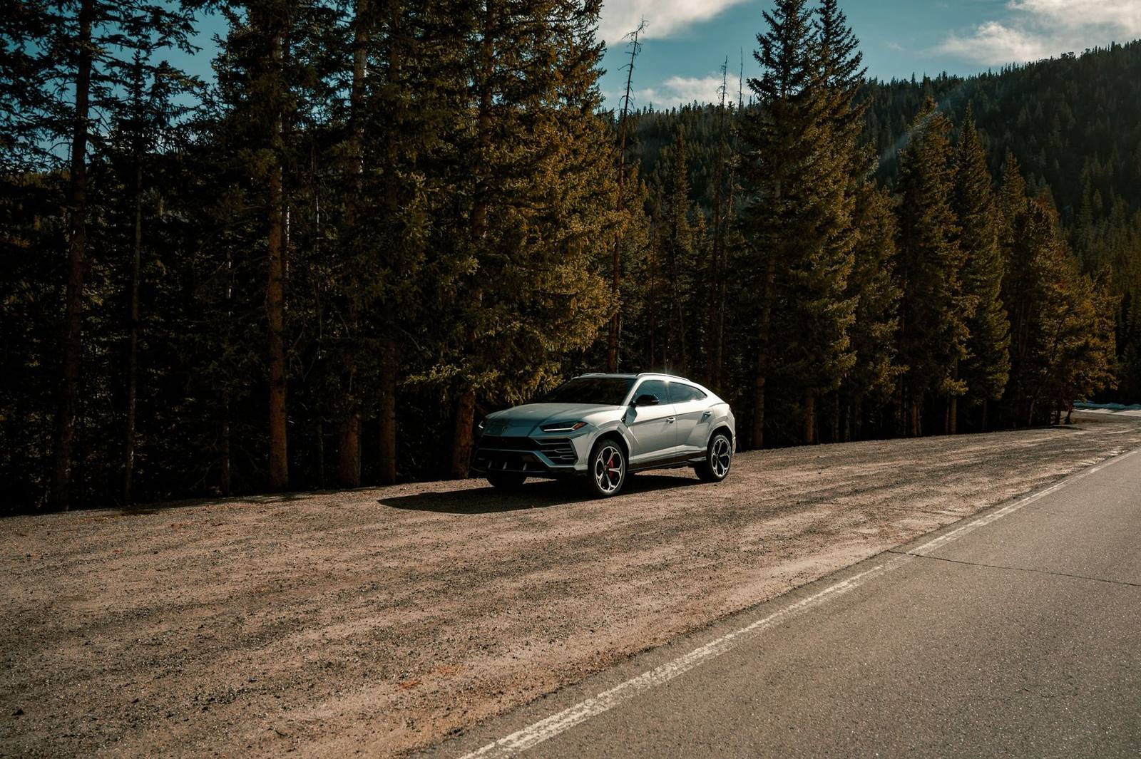 Lamborghini Urus S, vue trois-quarts avant