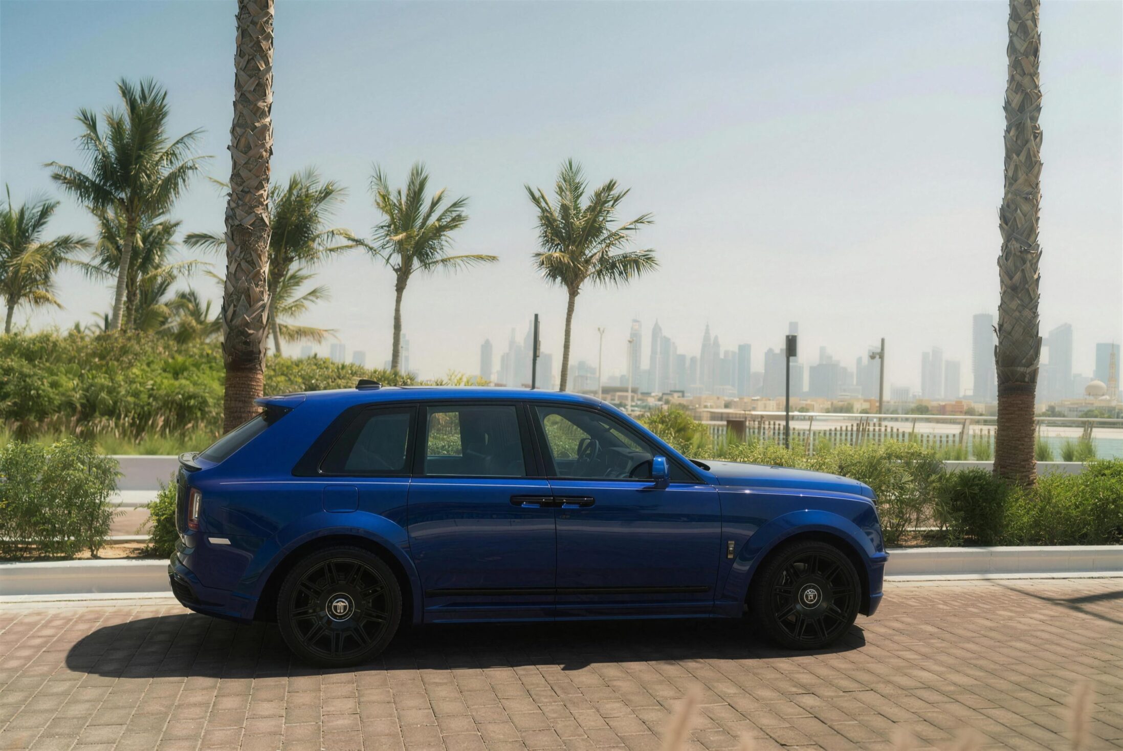 Rolls-Royce Cullinan, vue de profil