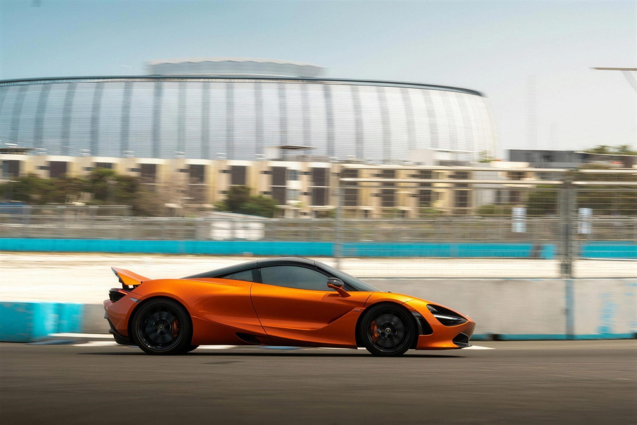 McLaren 750S, vue de profil