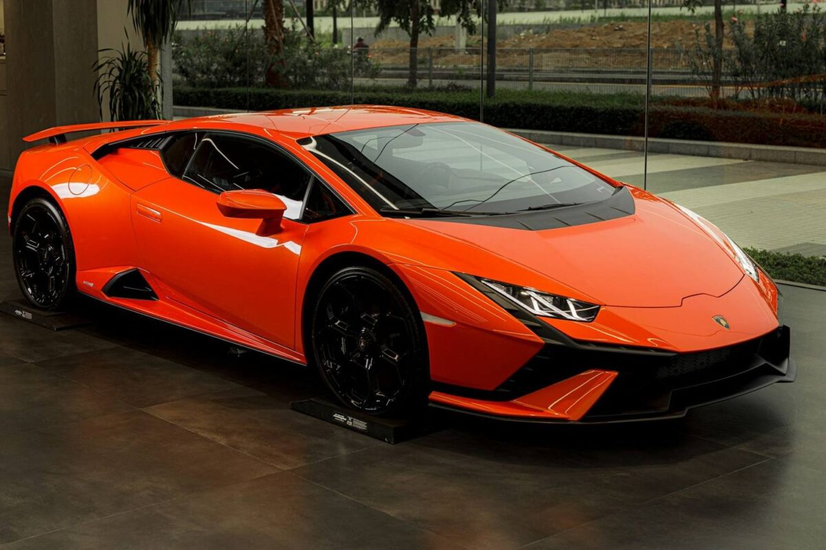 Lamborghini Huracán Tecnica, vue trois-quarts avant