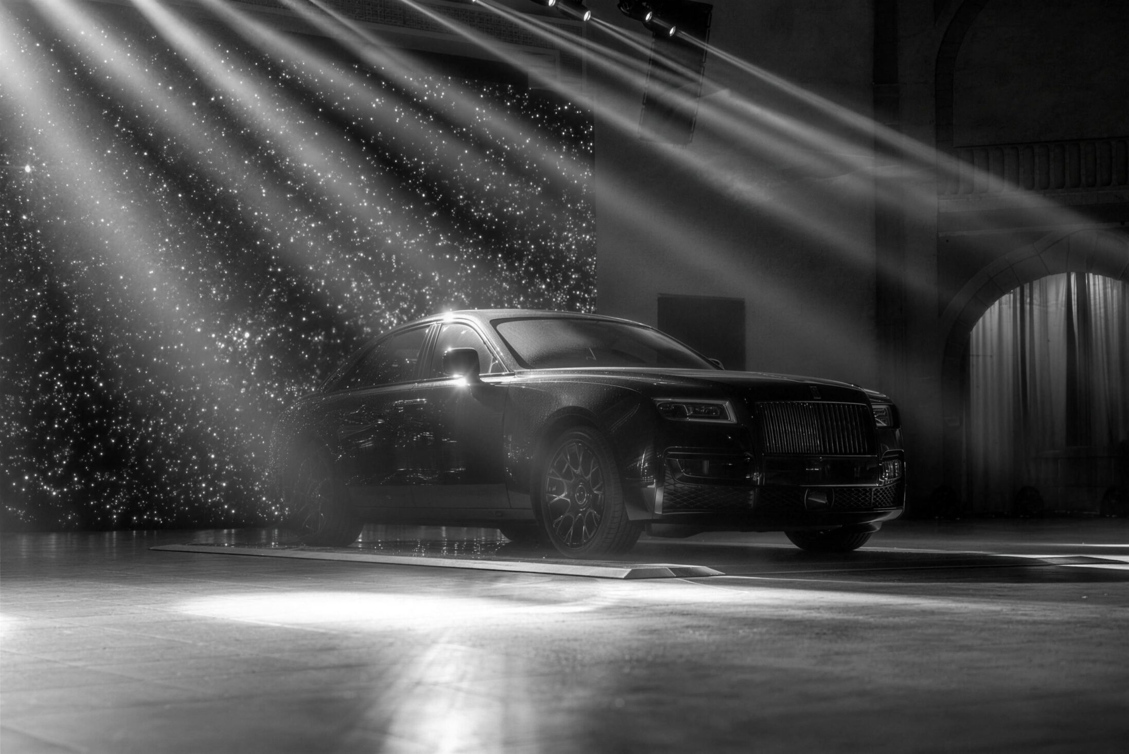 Rolls-Royce Ghost Black Badge, sous les projecteurs